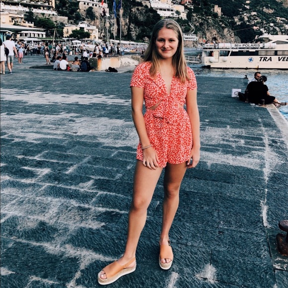 Princess Polly red floral tie romper - Picture 2 of 5